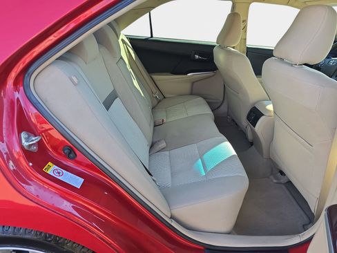 Used 2014 Toyota Camry XLE w/ Convenience Package image 13