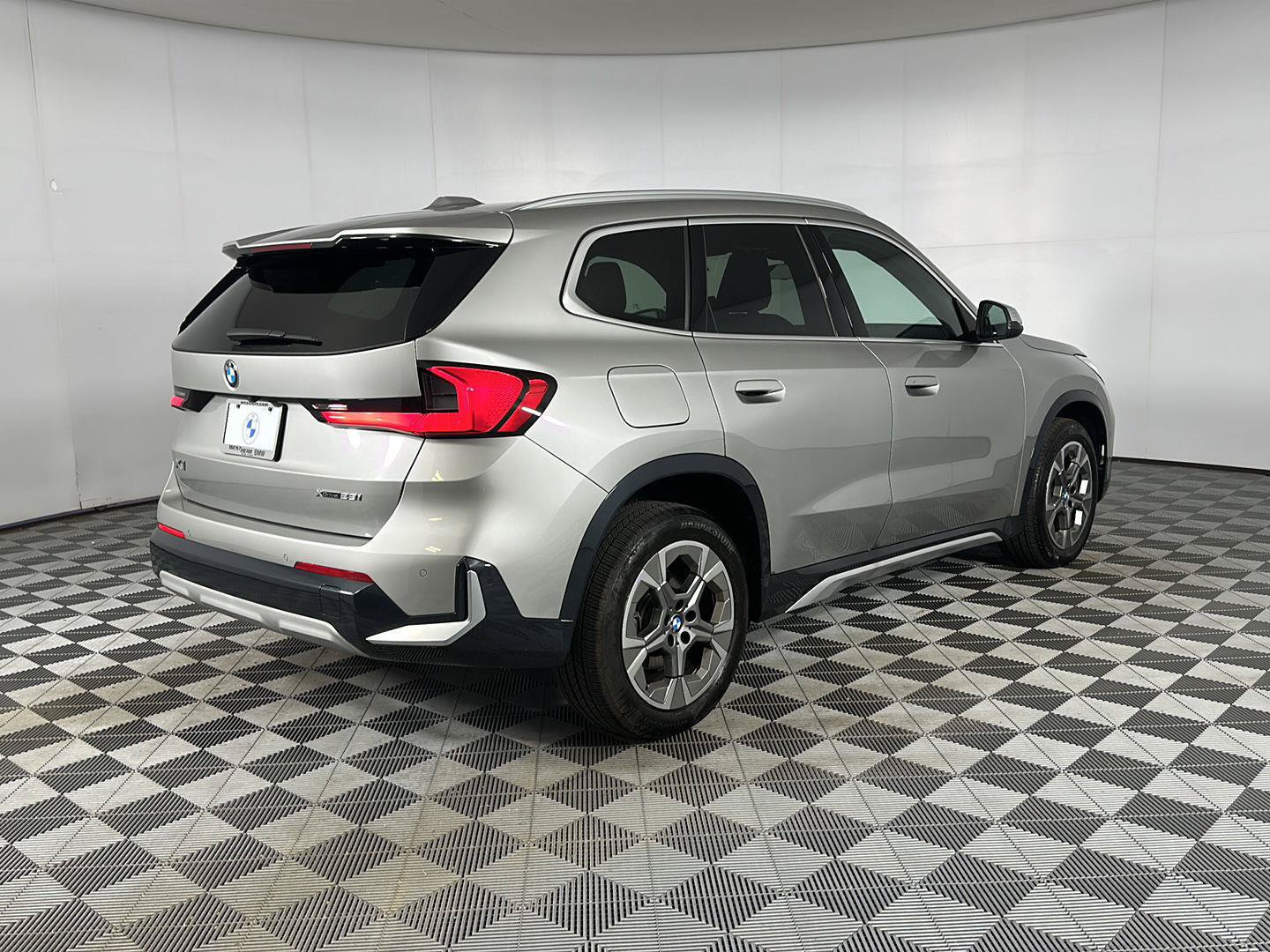 Used 2023 BMW X1 xDrive28i w/ Convenience Package AWD/4WD image 29