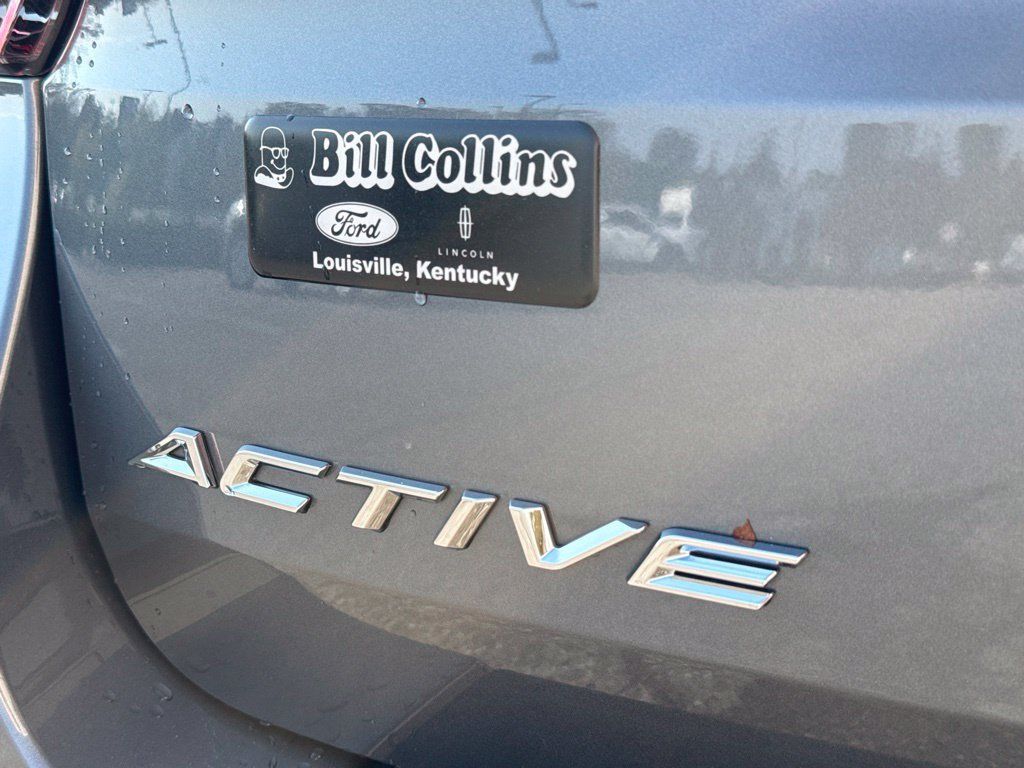 Used 2025 Ford Explorer Active w/ Active Comfort Package AWD/4WD image 2