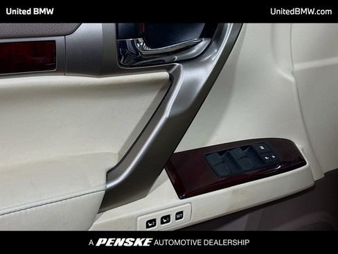 Used 2017 Lexus GX 460 image 3