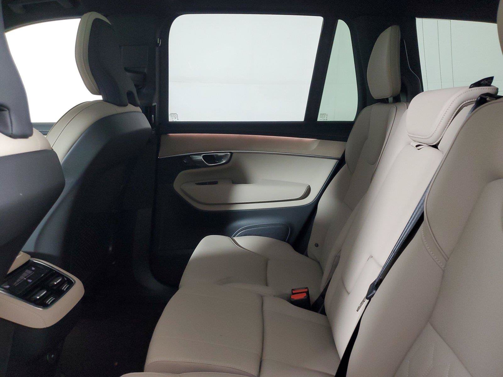 Certified 2026 Volvo XC90 B6 Plus AWD/4WD image 12