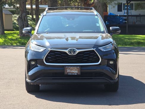 Used 2020 Toyota Highlander XLE image 10