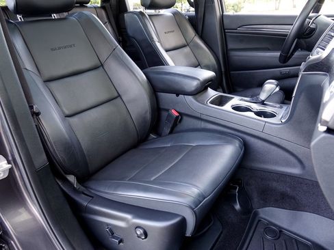 Used 2017 Jeep Grand Cherokee Summit w/ Platinum Series Group image 9