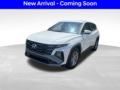Used 2026 Hyundai Tucson SE image 1