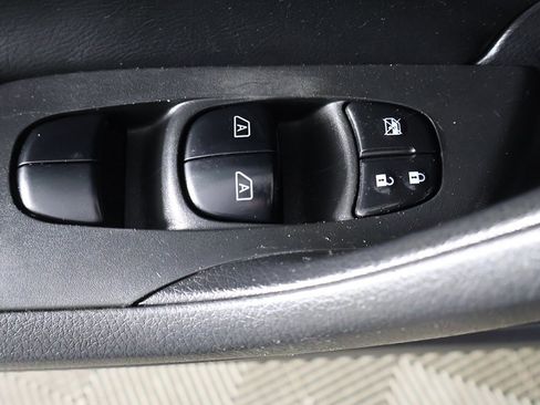 Used 2017 Nissan Altima 2.5 SL w/ Moonroof Package image 35