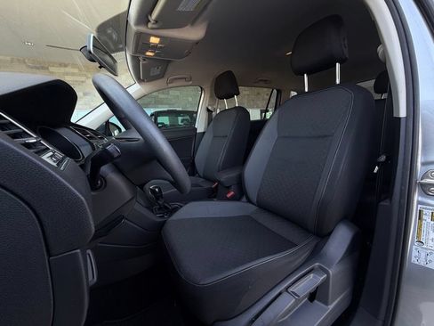 Used 2021 Volkswagen Tiguan S FWD image 4