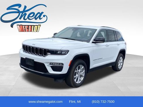 Used 2023 Jeep Grand Cherokee Limited AWD/4WD image 1