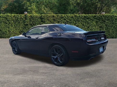 Used 2020 Dodge Challenger SXT w/ Plus Package image 6
