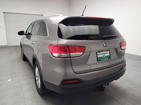 Used 2018 Kia Sorento LX AWD/4WD image 6