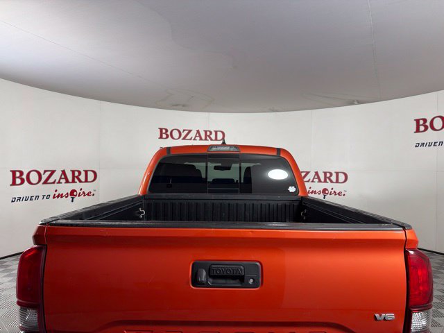 Used 2018 Toyota Tacoma TRD Off-Road AWD/4WD image 13