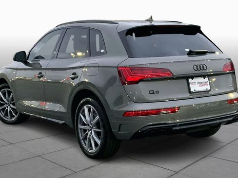 Used 2024 Audi Q5 e Prestige w/ Prestige Package image 11