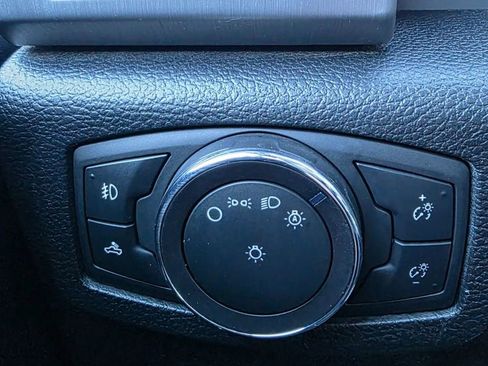 Used 2015 Ford F150 Platinum w/ Equipment Group 701A Luxury image 17