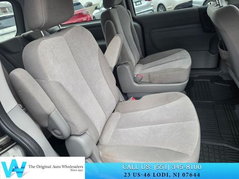 Used 2012 Kia Sedona LX w/ PWR Pkg FWD image 16