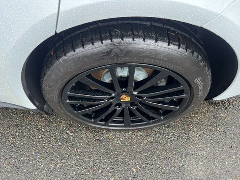Used 2018 Porsche Panamera 4S AWD/4WD image 15