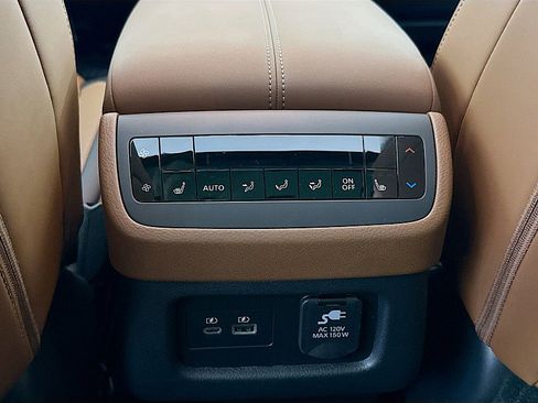 New 2025 Nissan Pathfinder Platinum w/ Cargo Package image 27