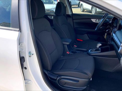 Used 2024 Kia Forte LXS image 8