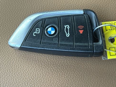 Used 2022 BMW 330i Sedan w/ Driving Assistance Package RWD image 2