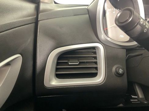 Used 2017 Chevrolet Equinox LT w/ Convenience Package image 17