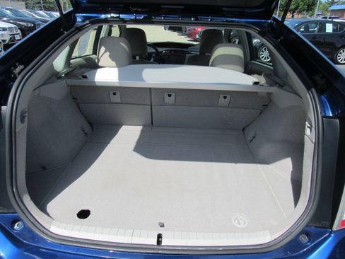 Used 2010 Toyota Prius Five FWD image 32