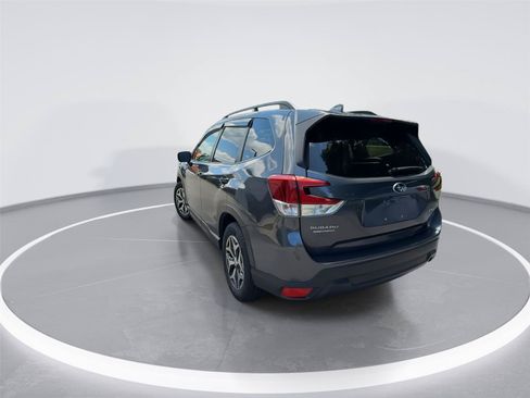 Used 2021 Subaru Forester Premium AWD/4WD image 6