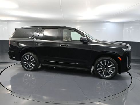 Used 2021 Cadillac Escalade Sport AWD/4WD image 3