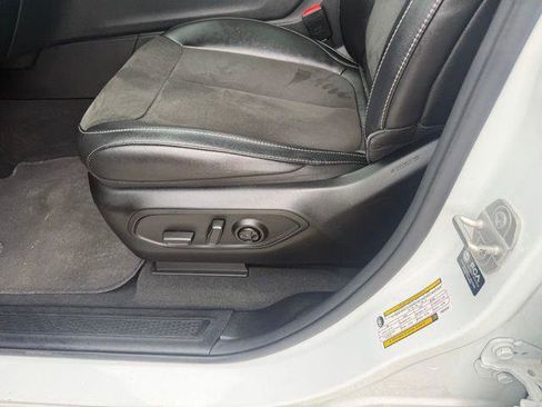Certified 2023 Jeep Grand Cherokee L Laredo AWD/4WD image 19