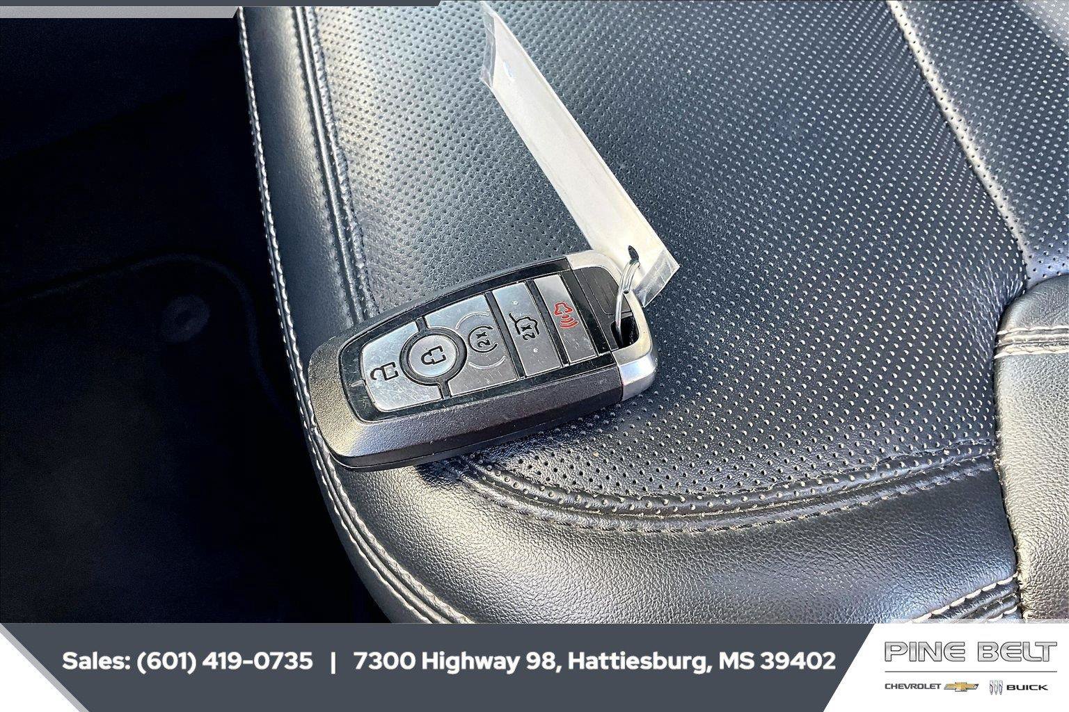Used 2025 Ford Expedition Platinum AWD/4WD image 9