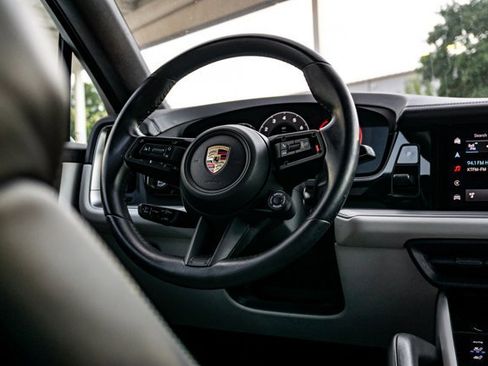 Used 2024 Porsche Cayenne S image 36