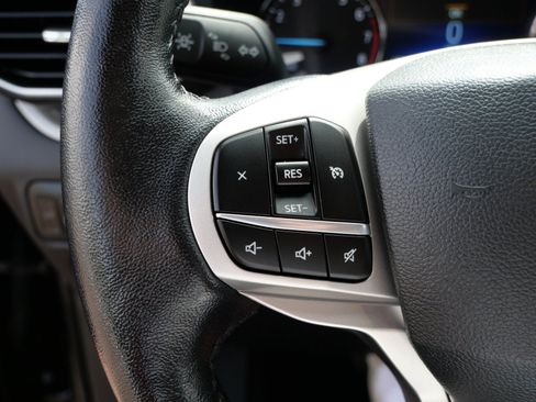 Used 2023 Ford Explorer XLT w/ Equipment Group 202A AWD/4WD image 26