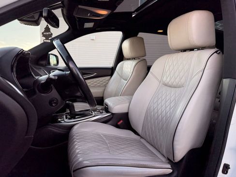 Used 2019 INFINITI QX60 Luxe w/ Limited Package image 8