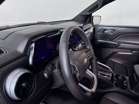 Used 2024 Chevrolet Colorado LT w/ LT Convenience Package III AWD/4WD image 9