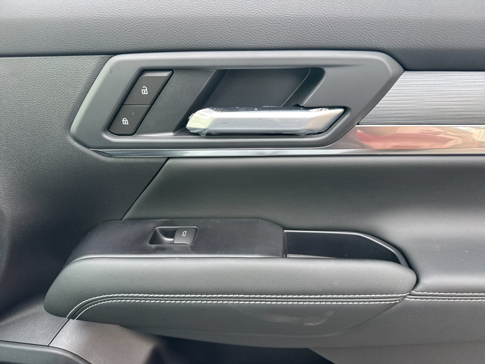 New 2027 GMC Terrain Elevation w/ Elevation Premium Package AWD/4WD image 19