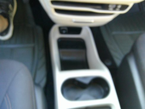 Used 2017 Chrysler Pacifica LX FWD image 18