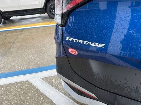Used 2023 Kia Sportage EX FWD image 7