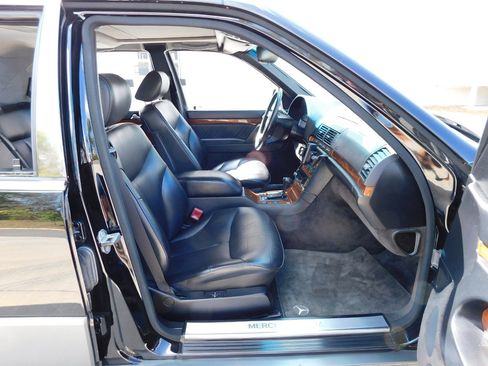 Used 1992 Mercedes-Benz 300 SE image 25