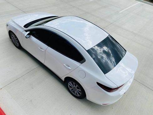 Used 2020 MAZDA MAZDA3 Sedan FWD image 32