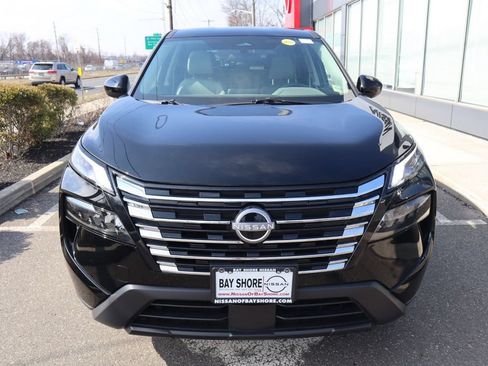 Certified 2025 Nissan Rogue SV AWD/4WD image 5