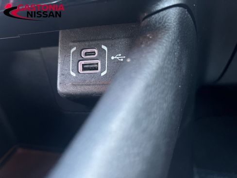 Used 2024 Jeep Compass Latitude image 41