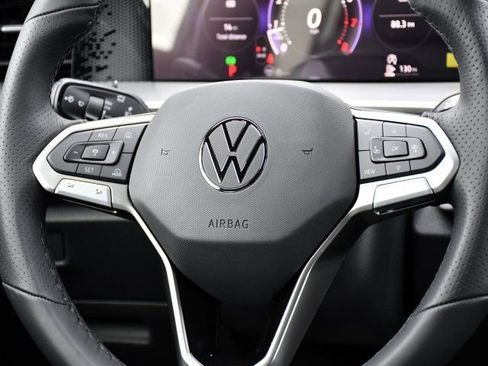 New 2026 Volkswagen Tiguan SE R-Line FWD image 22