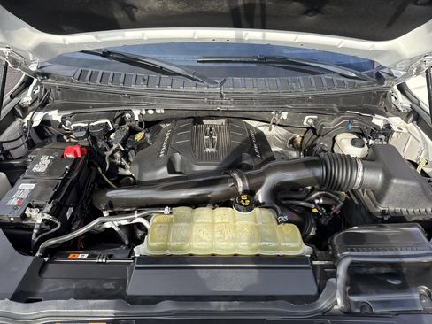 Used 2019 Lincoln Navigator Reserve image 12