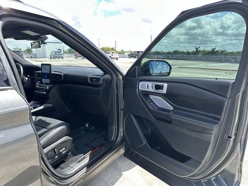 Used 2020 Ford Explorer ST w/ Premium Technology Package AWD/4WD image 23
