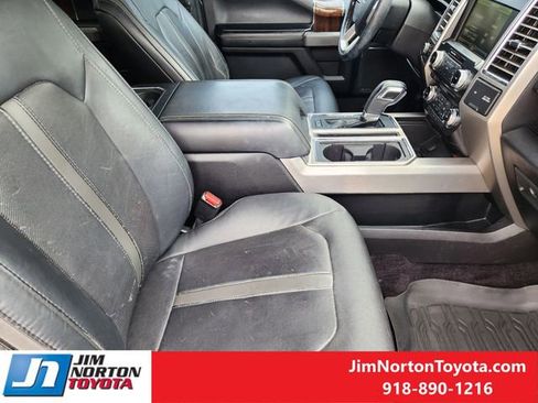 Used 2015 Ford F150 Platinum w/ Equipment Group 701A Luxury AWD/4WD image 15