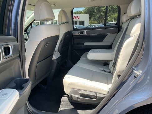 Used 2025 Hyundai Santa Fe SEL AWD/4WD image 13