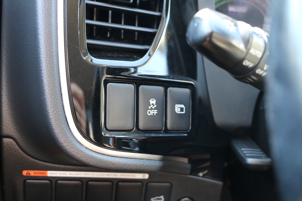 Used 2018 Mitsubishi Outlander SEL AWD/4WD image 21