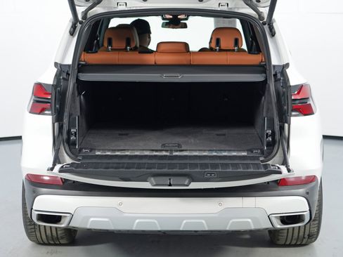 Used 2024 BMW X5 xDrive50e w/ Parking Assistance Package image 10