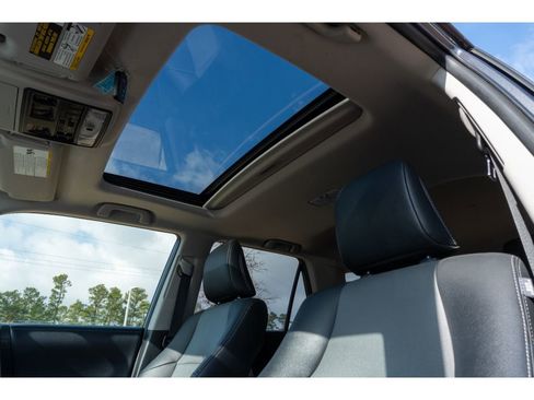 Used 2020 Toyota 4Runner SR5 Premium image 11