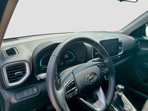 Used 2026 Hyundai Venue SEL FWD image 11