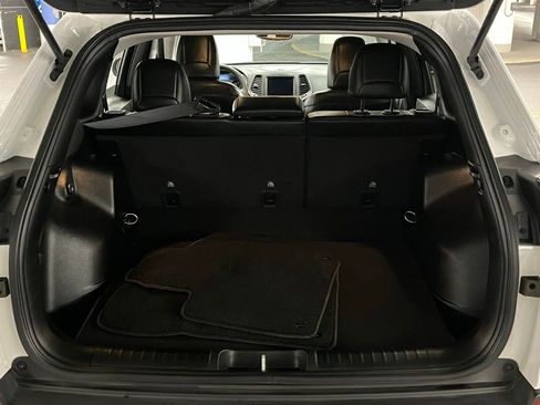 Used 2022 Jeep Cherokee Latitude Lux image 35