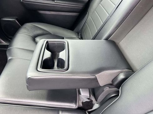 Used 2023 Toyota Highlander XLE AWD/4WD image 12