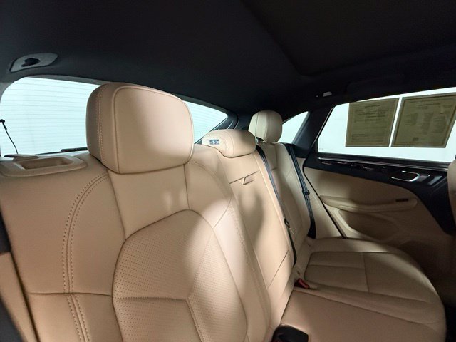 Used 2023 Porsche Macan AWD/4WD image 26